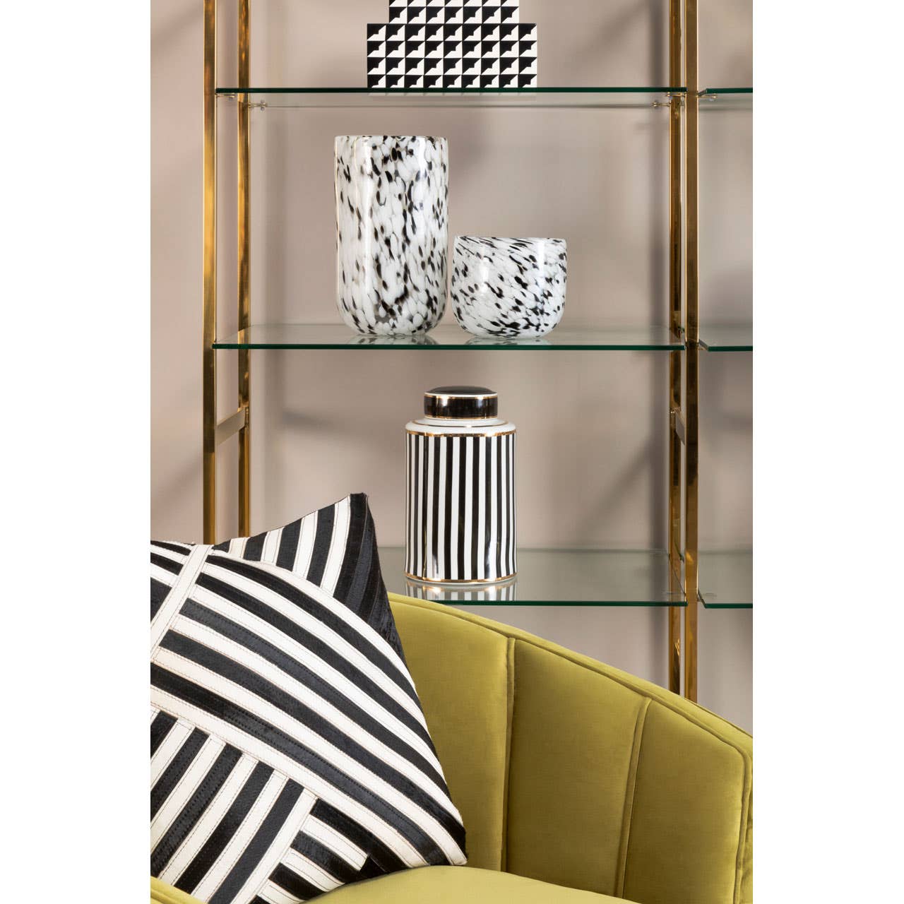 Horizon Bookshelf With Clear Glass Tiers